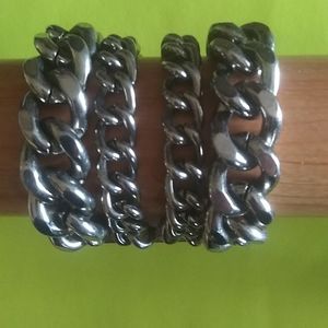Heavy chain link silver tone bracelet